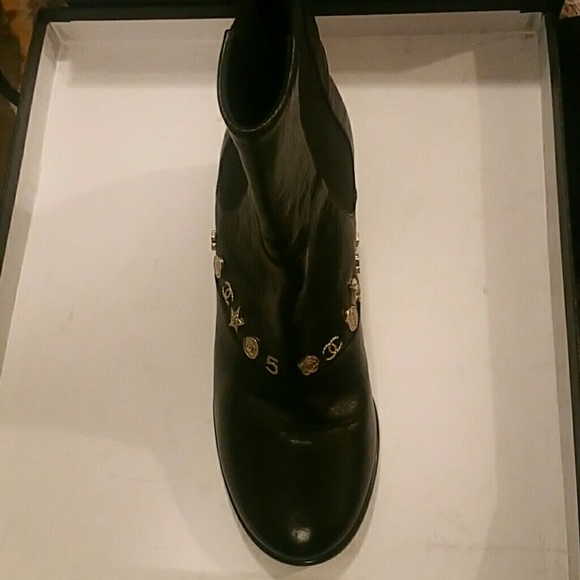 Chanel Boots that are in brand new condition. - Picture 4 of 4